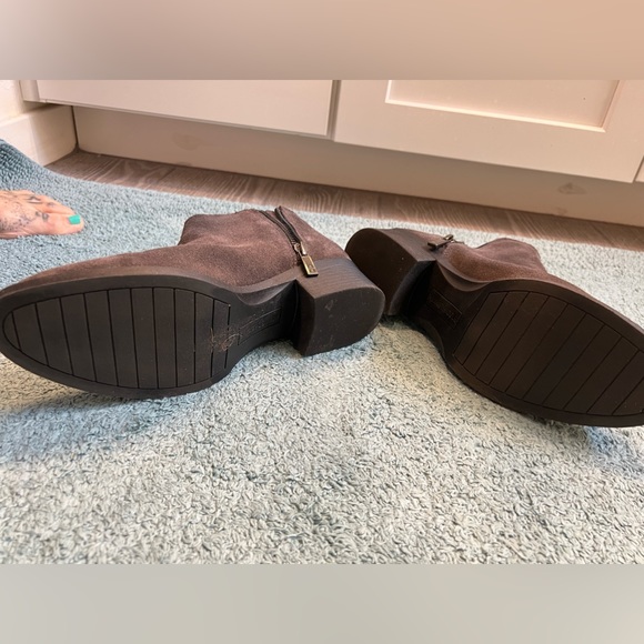 Kenneth Cole Suede Zip Ankle Boots 7 1/5 Gray - Picture 3 of 3